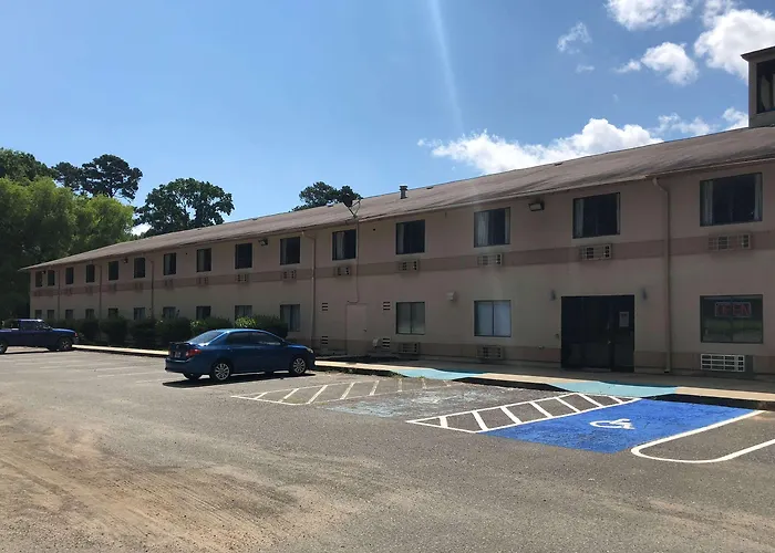 Rodeway Inn & Suites